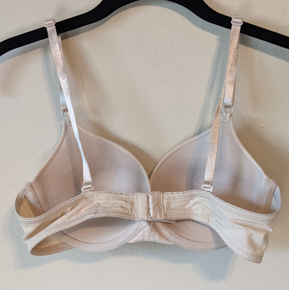 Sold Victoria's Secret bra - Picture 2 of 2